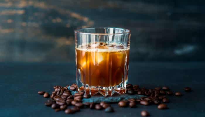 Leia mais sobre o artigo Gin Tonica com Licor de Café, Poderosa e Suculenta!