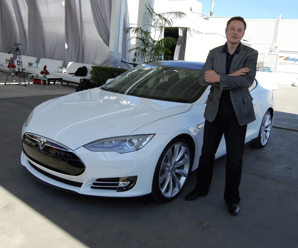 Você está visualizando atualmente Vendas de carros da Tesla fabricados na China triplicam em agosto