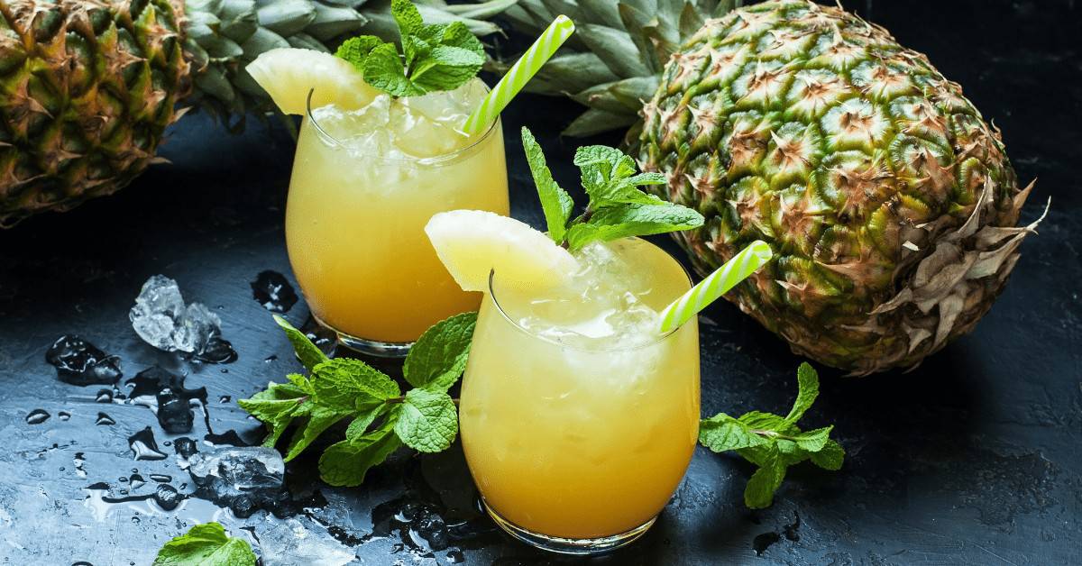 caipirinha de abacaxi o drink tropical mais refrescante do mundo 1