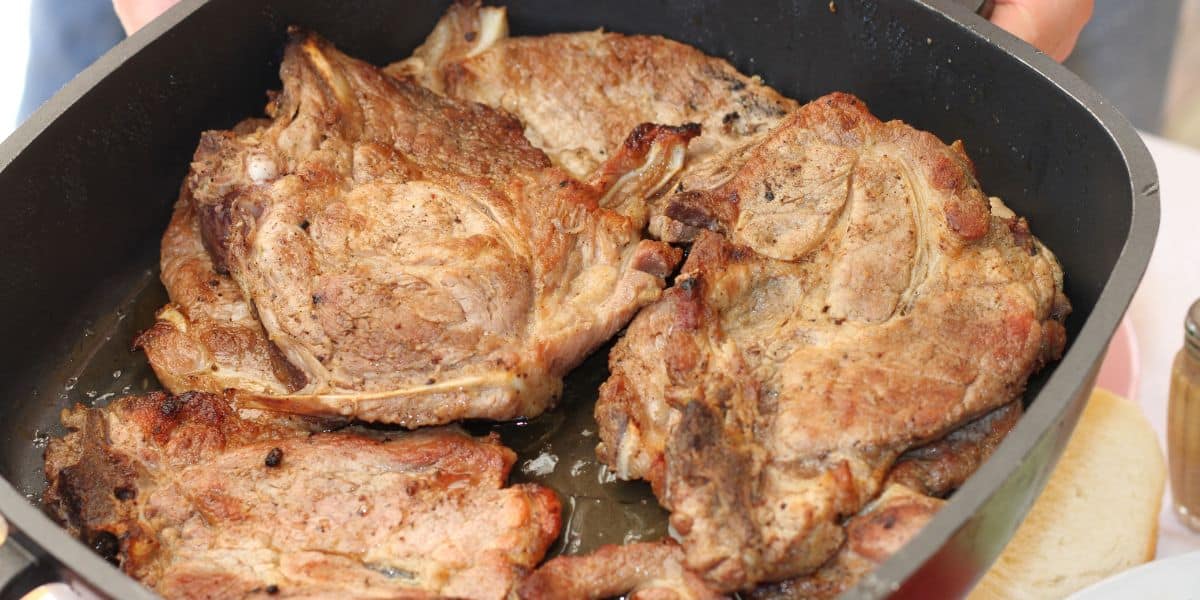 receita de bisteca suina frita suculenta e bem saborosa para o almoco de toda familia