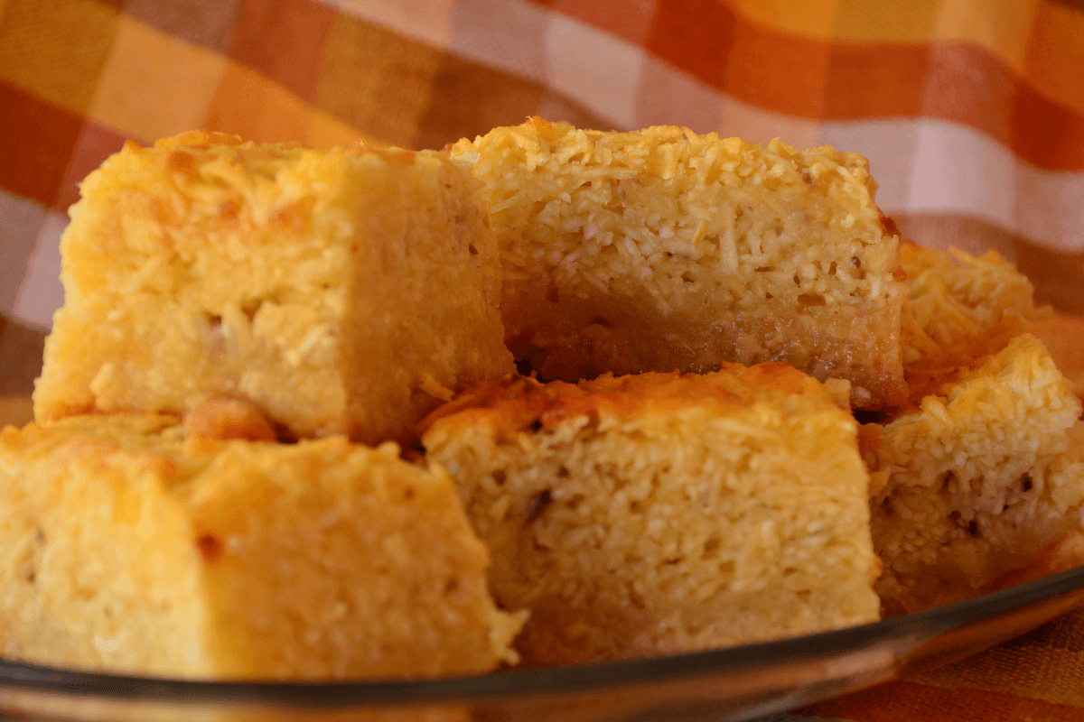 receita de bolo de mandioca com coco delicioso e facil de preparar